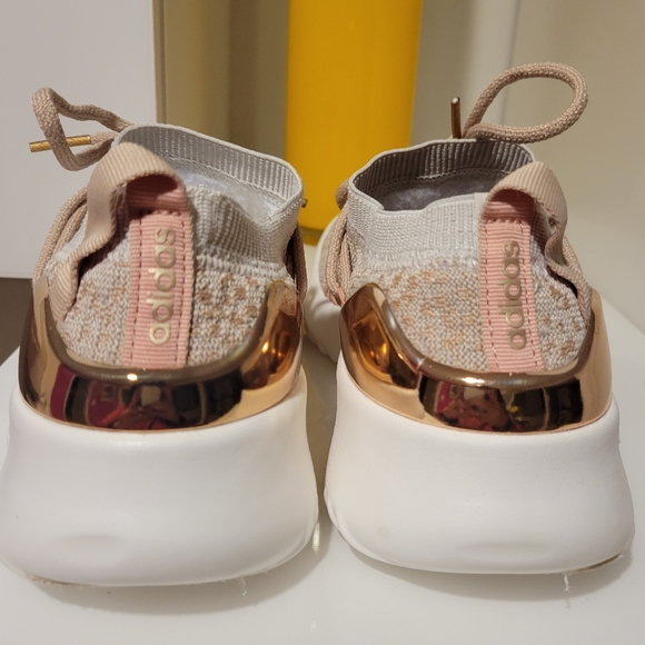 Ladies ADIDAS CLOUDFOAM Size 8.5 Rose Gold - Picture 2 of 8